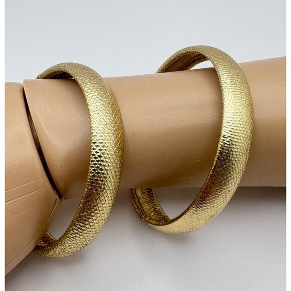 Vintage Textured Gold Tone Bangle Bracelet Set of 2 Foil Wrap - Picture 7 of 7